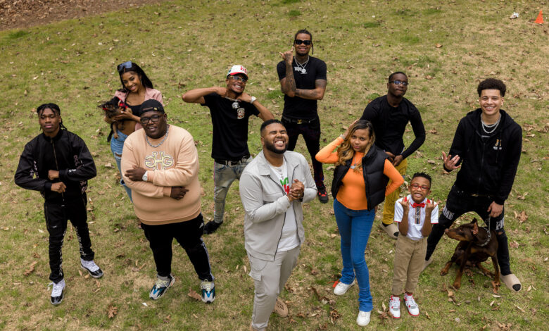 These young Black influencers eat, sleep and shoot videos at a mansion near Atlanta. Together they have 30 million followers These young Black influencers eat, sleep and shoot videos at a mansion near Atlanta. Together they have 30 million followers